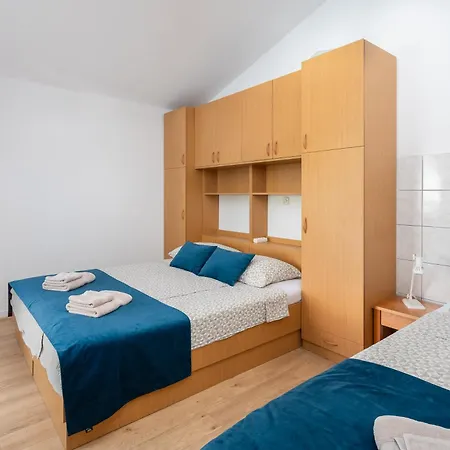 Apartment Near Central Beach With Free Parking Makarska