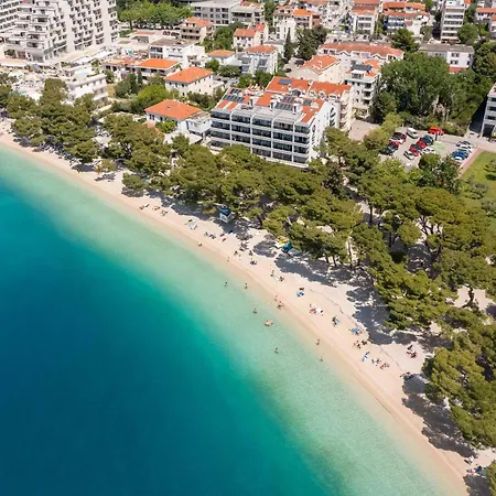 Near Central Beach With Free Parking Apartment *