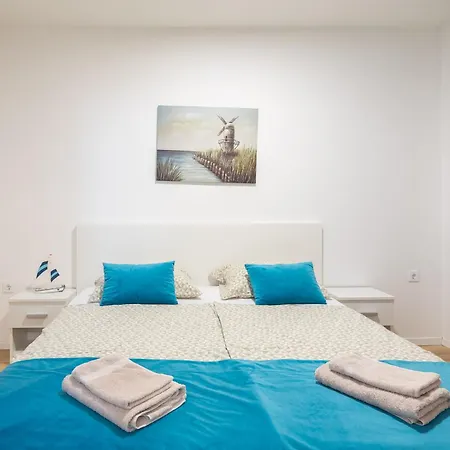 Near Central Beach With Free Parking Makarska