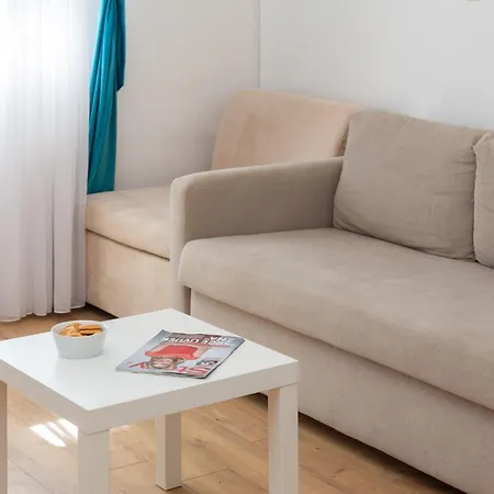 Near Central Beach With Free Parking * Makarska