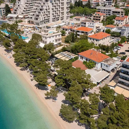 Near Central Beach With Free Parking Апартаменты *