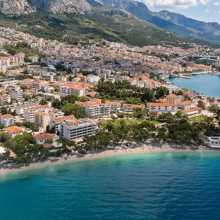 Апартаменты Near Central Beach With Free Parking *