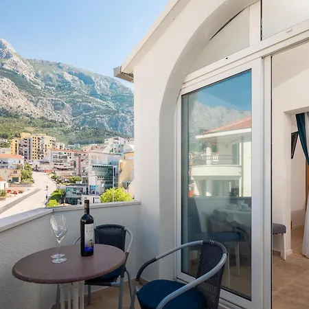 Near Central Beach With Free Parking * Makarska