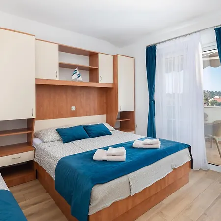 Near Central Beach With Free Parking * Макарска