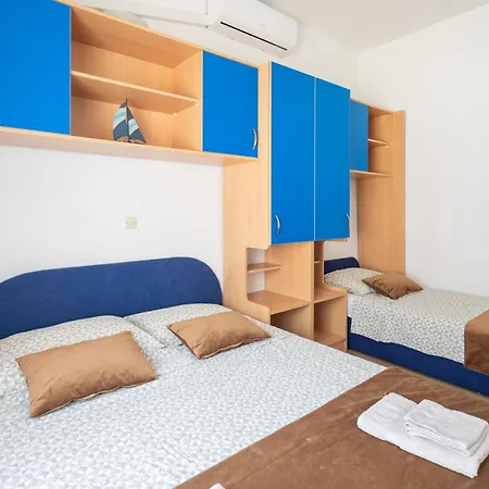 Апартаменты Near Central Beach With Free Parking Макарска